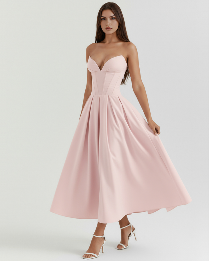Sophia | Elegant Voluminös Klänning Lissandra.se