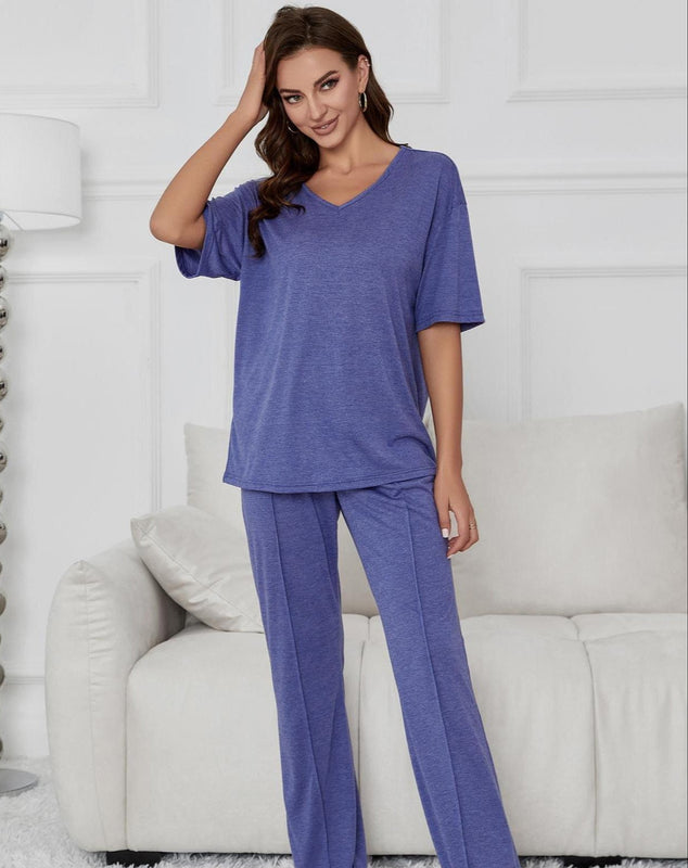 Ava | Lätt Vårpyjamas-set med Kortärmad Top och Hellånga Byxor 0