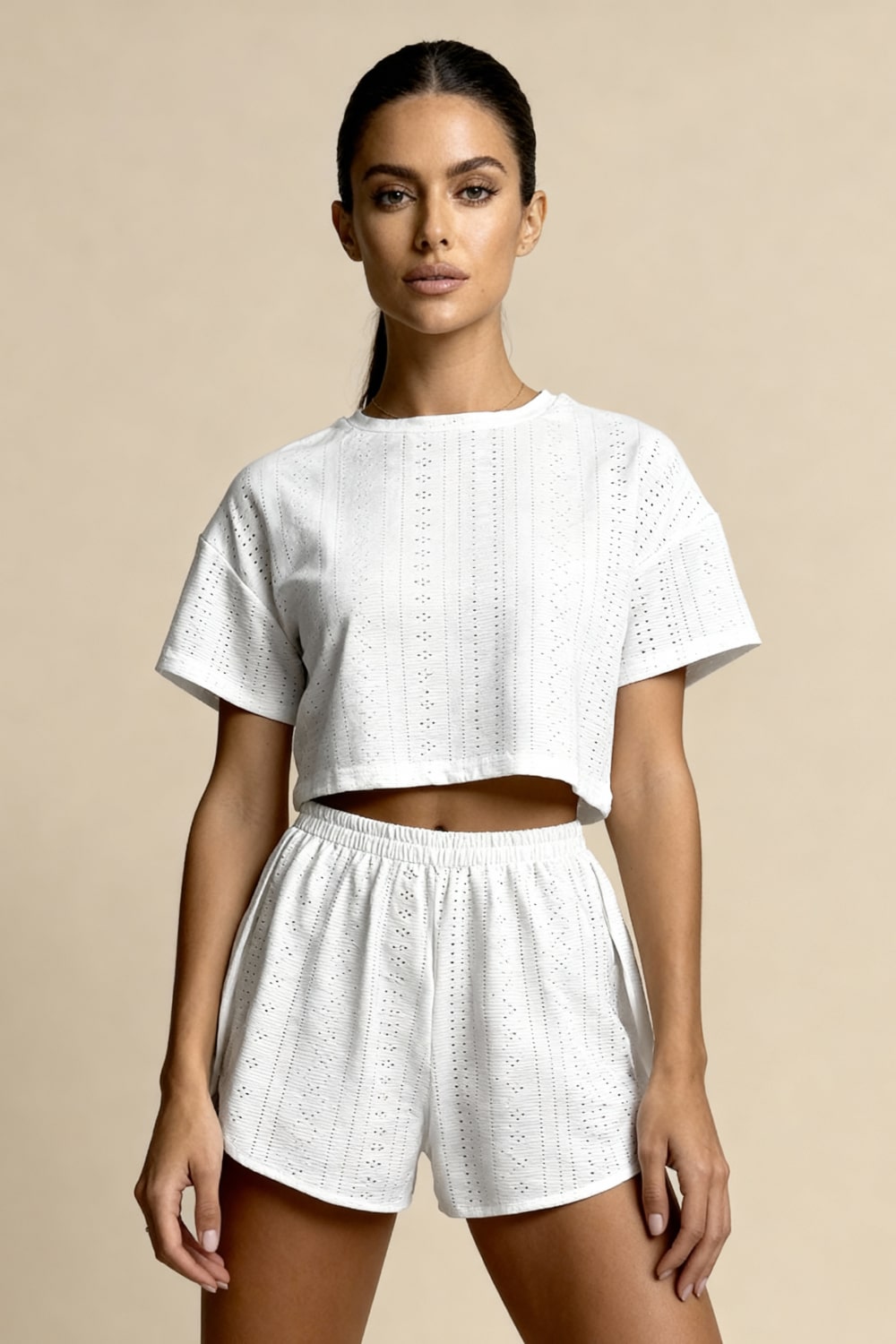 Clarissa | Elegant Sommarpyjamasset med Broderi och Kortärmad Crop Top 0
