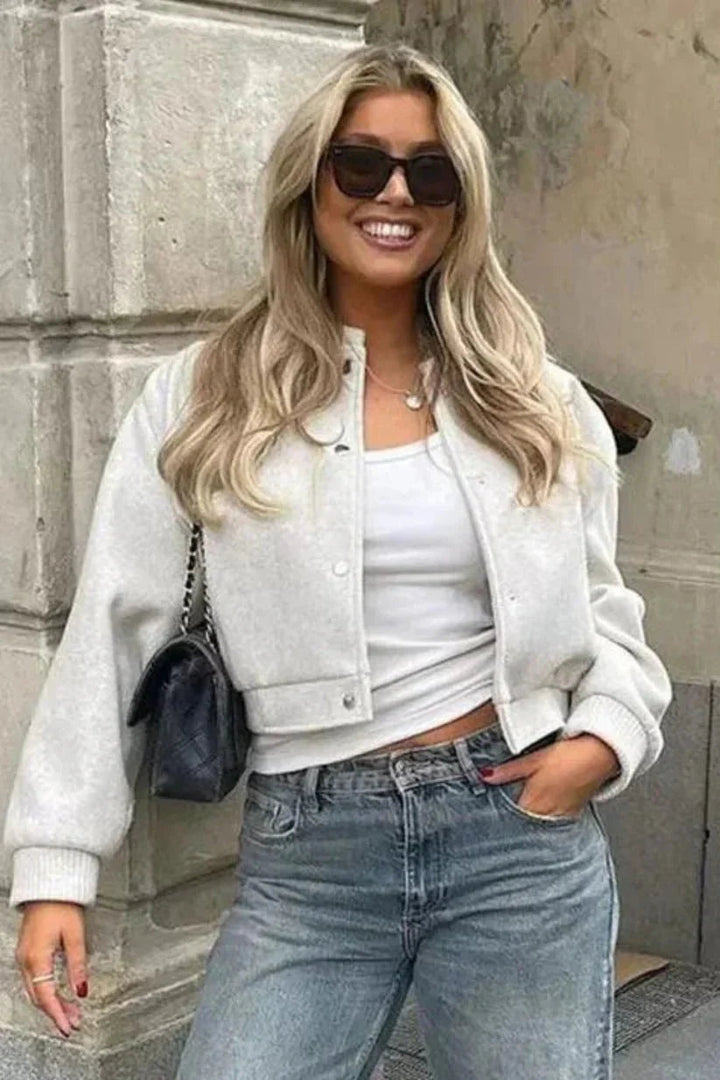 Cropped Bomberjacka Dam | Sportig Design i Lätt Material för Trendig Komfort 4