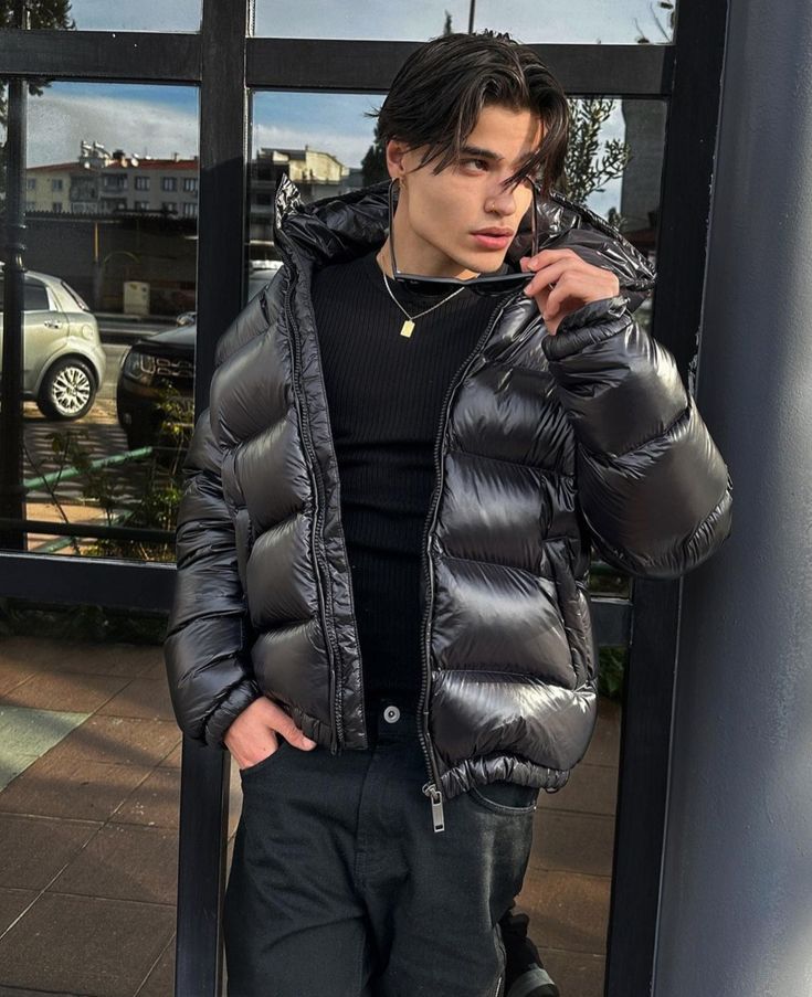 Cropped Quiltad Jacka för Män med Integrerad Huva | Modern Design för Värme och Stil 1