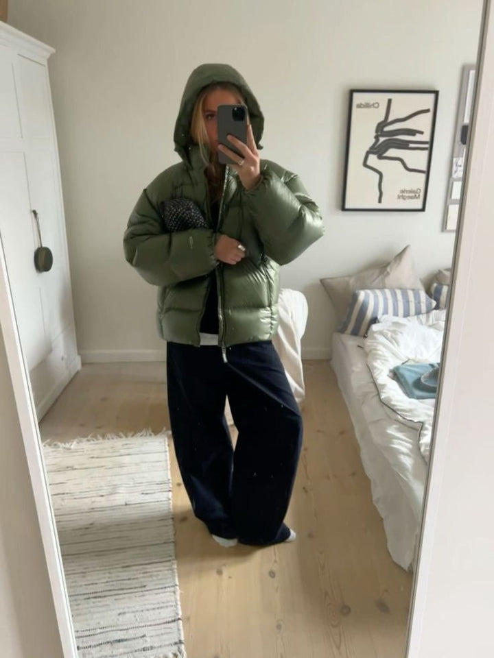 Cropped Quiltad Jacka för Män med Integrerad Huva | Modern Design för Värme och Stil 3