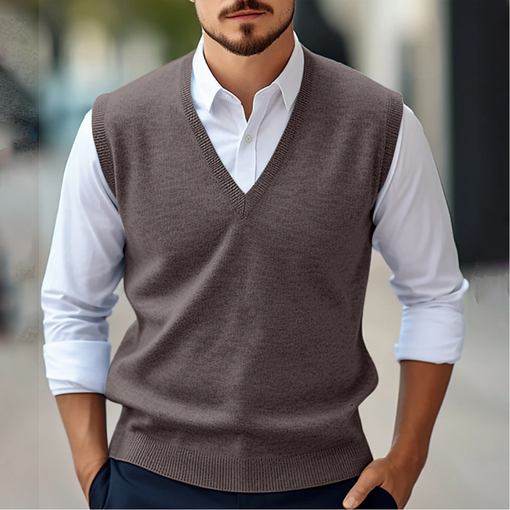 Elegant Ärmlös V-ringad Tröja för Män med Skräddarsydd Passform | Perfekt för Smart Casual Stil 3