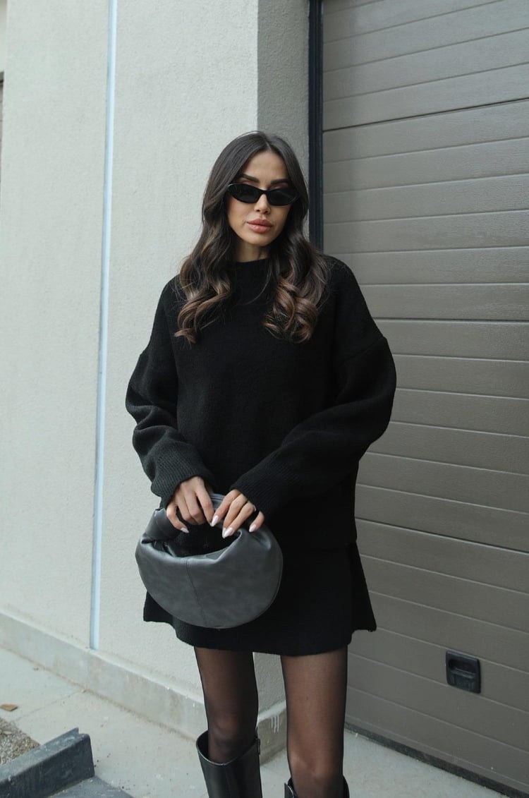 Elegant Co-Ord Set | Stickad Tröja och Mini Kjol med Ribbade Ärmslut | Stilren Outfit för Komfort och Allt-i-ett Styling 1