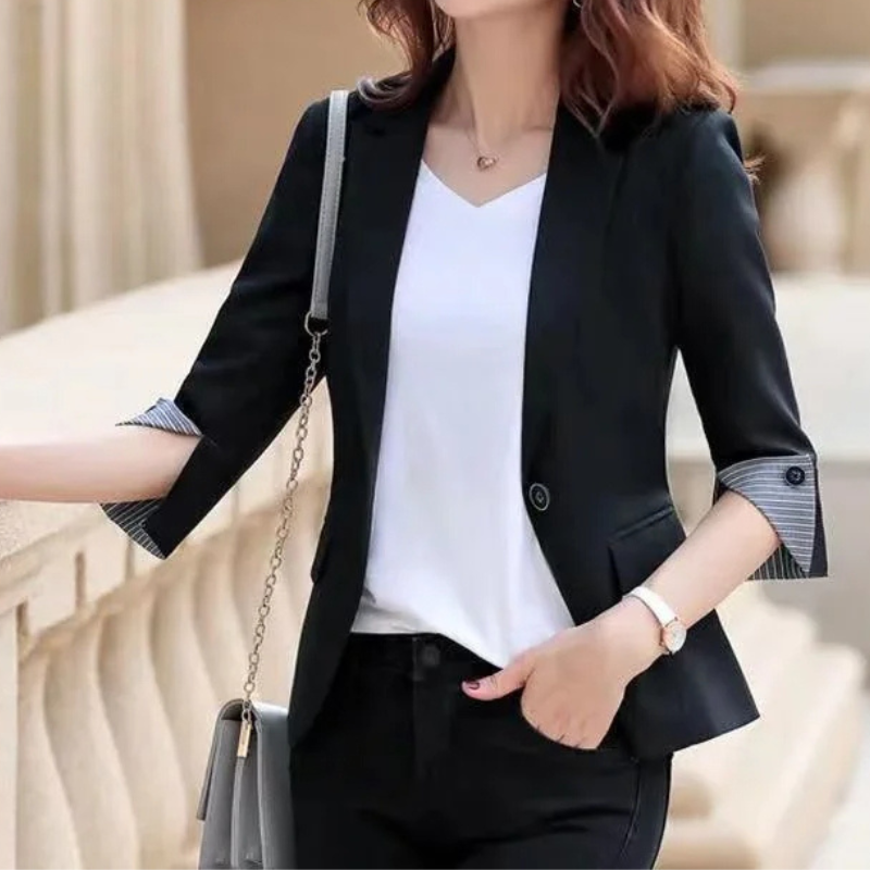 Elegant Damblazer | Slim Fit Kavaj med Randigt Foder för Modern Stil 1