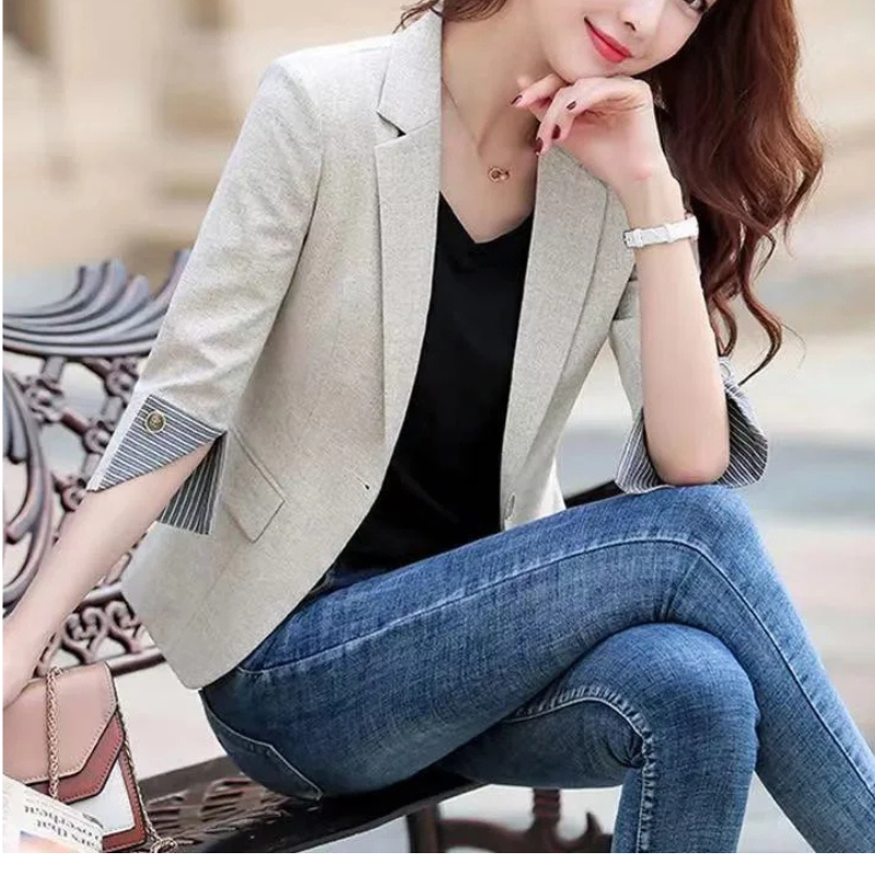 Elegant Damblazer | Slim Fit Kavaj med Randigt Foder för Modern Stil 2