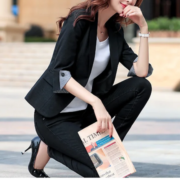 Elegant Damblazer | Slim Fit Kavaj med Randigt Foder för Modern Stil 4