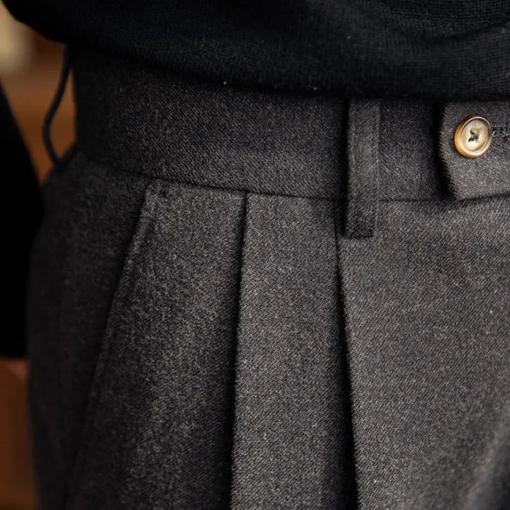 Elegant Herrbyxor | Hög Midja Plisserade med Subtil Stretch | Mångsidiga Formella Byxor för Stil och Komfort 1