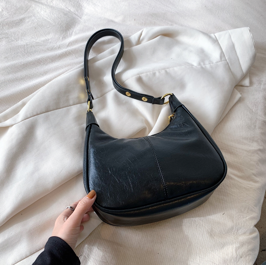 Elegant Hobo-väska för Kvinnor med Justerbar Axelrem &amp; Dragkedja | Perfekt för Vardag och Utekvällar 0