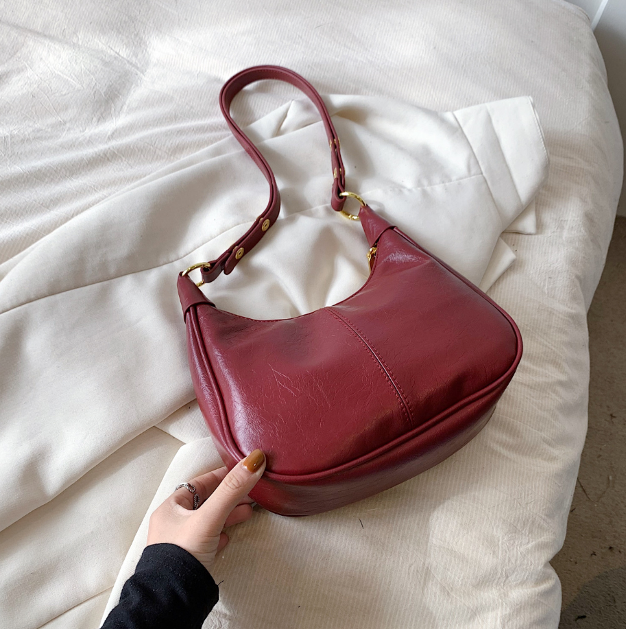 Elegant Hobo-väska för Kvinnor med Justerbar Axelrem &amp; Dragkedja | Perfekt för Vardag och Utekvällar 1