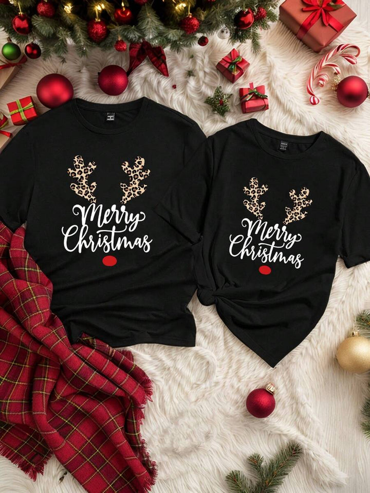 Elegant Jul T-shirt Set | Unisex Svart T-shirt med Rolig Julgrafik | Bekväm Passform för Par 9