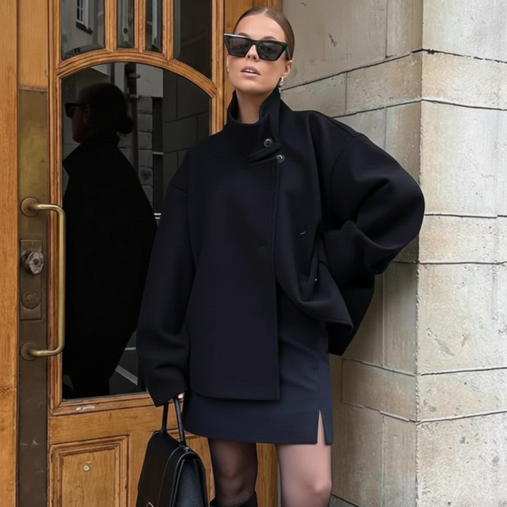 Elegant Kappa | Kort Dubbelknäppt Kappa med Lyxigt Tyg | Mångsidig Stil för Alla Tillfällen 4