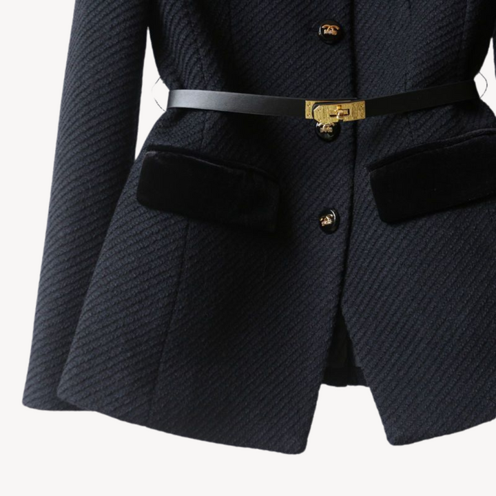 Elegant Kavaj Dam | Skräddarsydd Blazer med Sammetsdetalj för Stil och Komfort 4