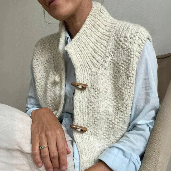 Elegant Korta Väst för Kvinnor i Beige med Dekorativa Knappar | Mjuk Stickad Design för Komfort och Stil 1