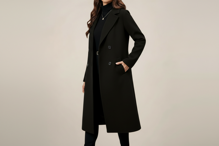 Elegant Lång Kappa Dam | Svart Dubbelknäppt Trenchcoat med Skräddarsydd Passform för Höst och Vinter 1