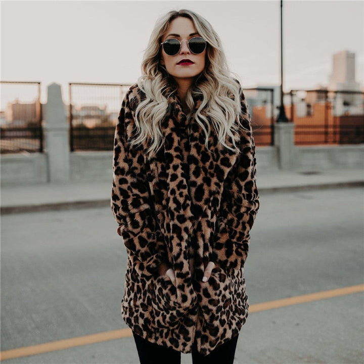 Elegant Leopard Vinterkappa Dam med Slim Fit Design | Mysig och Stilig för Kalla Dagar 0