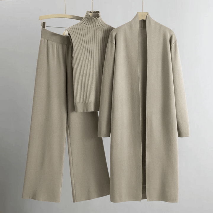 Elegant Loungeset | Ribbstickad Topp & Vida Ben för Optimal Komfort | Trendig och Lättburen Siluett 0
