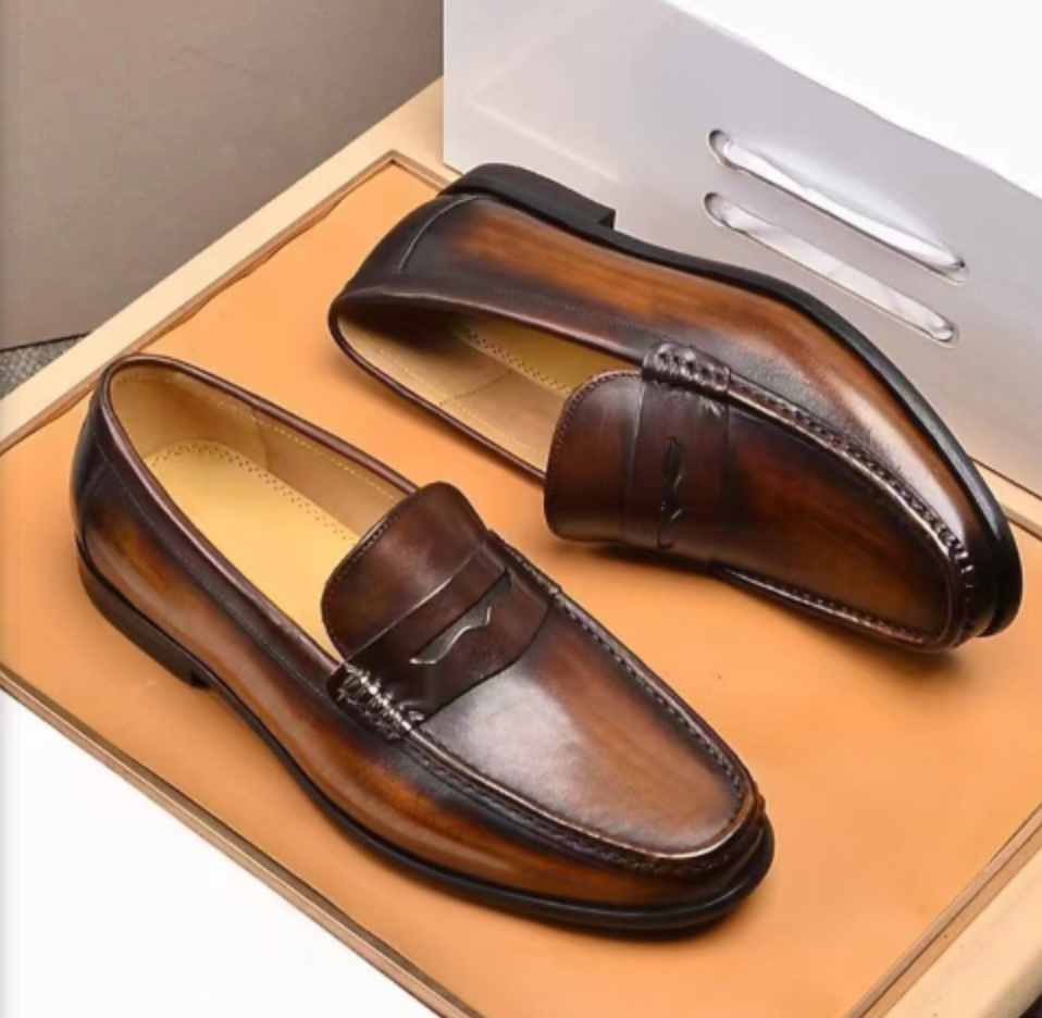 Elegant Mockasiner i Konstläder | Slip-On Design med Metallaccent | Komfortabel Passform för Tidlös Stil 1