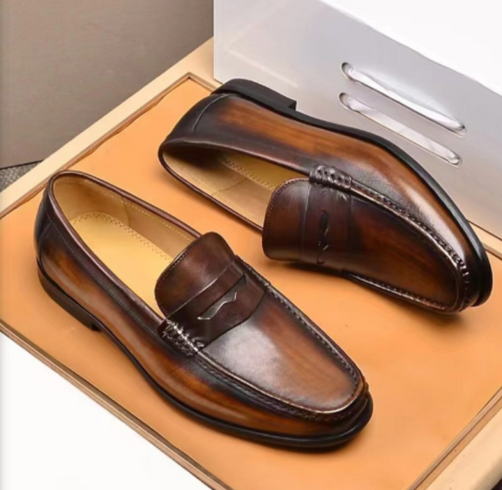Elegant Mockasiner i Konstläder | Slip-On Design med Metallaccent | Komfortabel Passform för Tidlös Stil 1