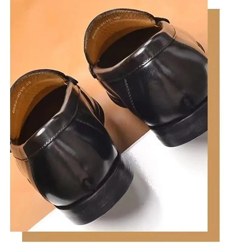 Elegant Mockasiner i Konstläder | Slip-On Design med Metallaccent | Komfortabel Passform för Tidlös Stil 4