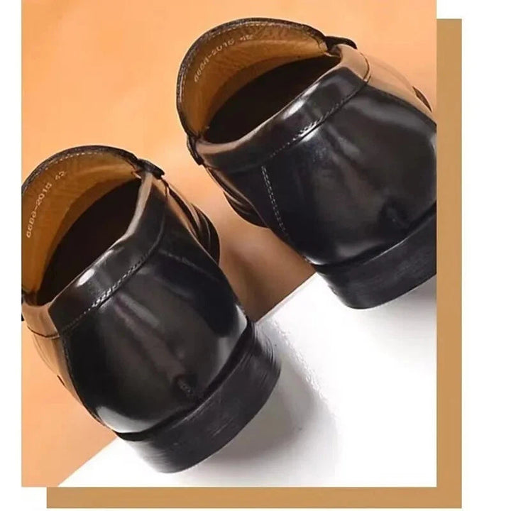 Elegant Mockasiner i Konstläder | Slip-On Design med Metallaccent | Komfortabel Passform för Tidlös Stil 4