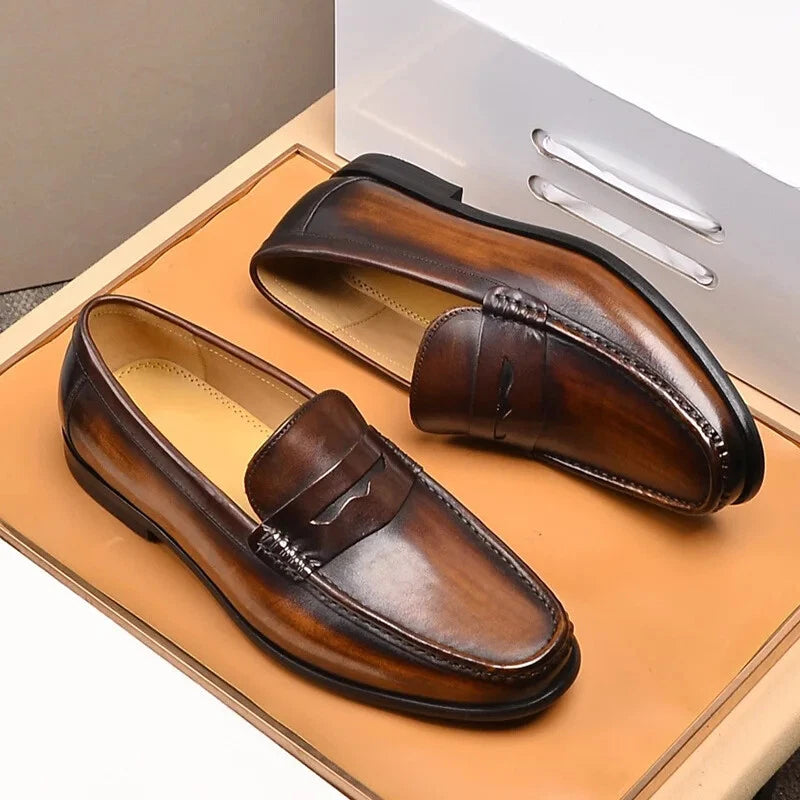 Elegant Mockasiner i Konstläder | Slip-On Design med Metallaccent | Komfortabel Passform för Tidlös Stil 6