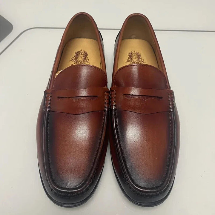 Elegant Mockasiner i Konstläder | Slip-On Design med Metallaccent | Komfortabel Passform för Tidlös Stil 7
