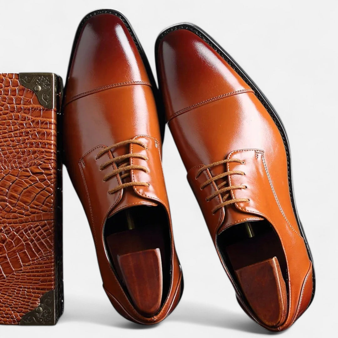 Elegant Oxford Skor för Män med Polerad Yta | Tidlös Design för Komfort och Stil 3