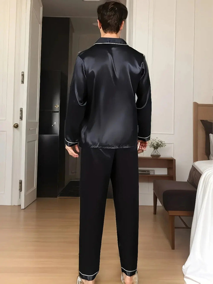 Elegant Pyjamas Set för Män i Satin med Krage | Tidlös och Bekväm Design för Avkoppling 1