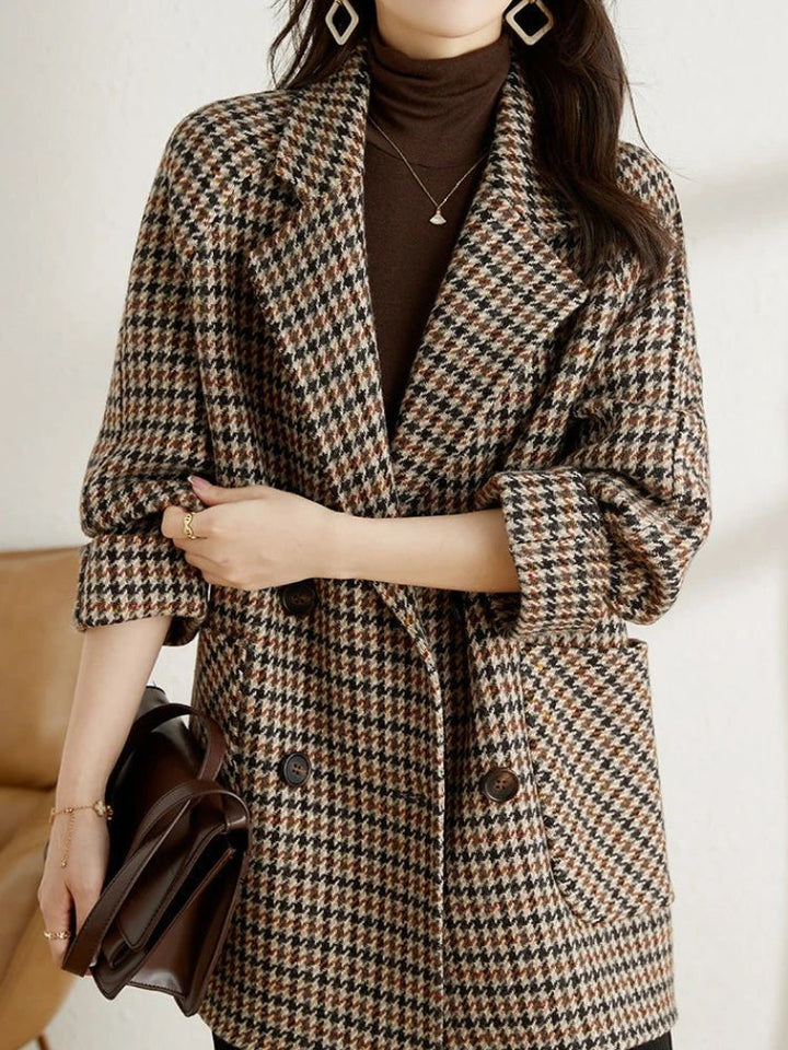 Elegant Rutigt Kavaj Dam med Longline Design och Skräddarsydd Passform för Tidlös Stil i Höst och Vinter 0