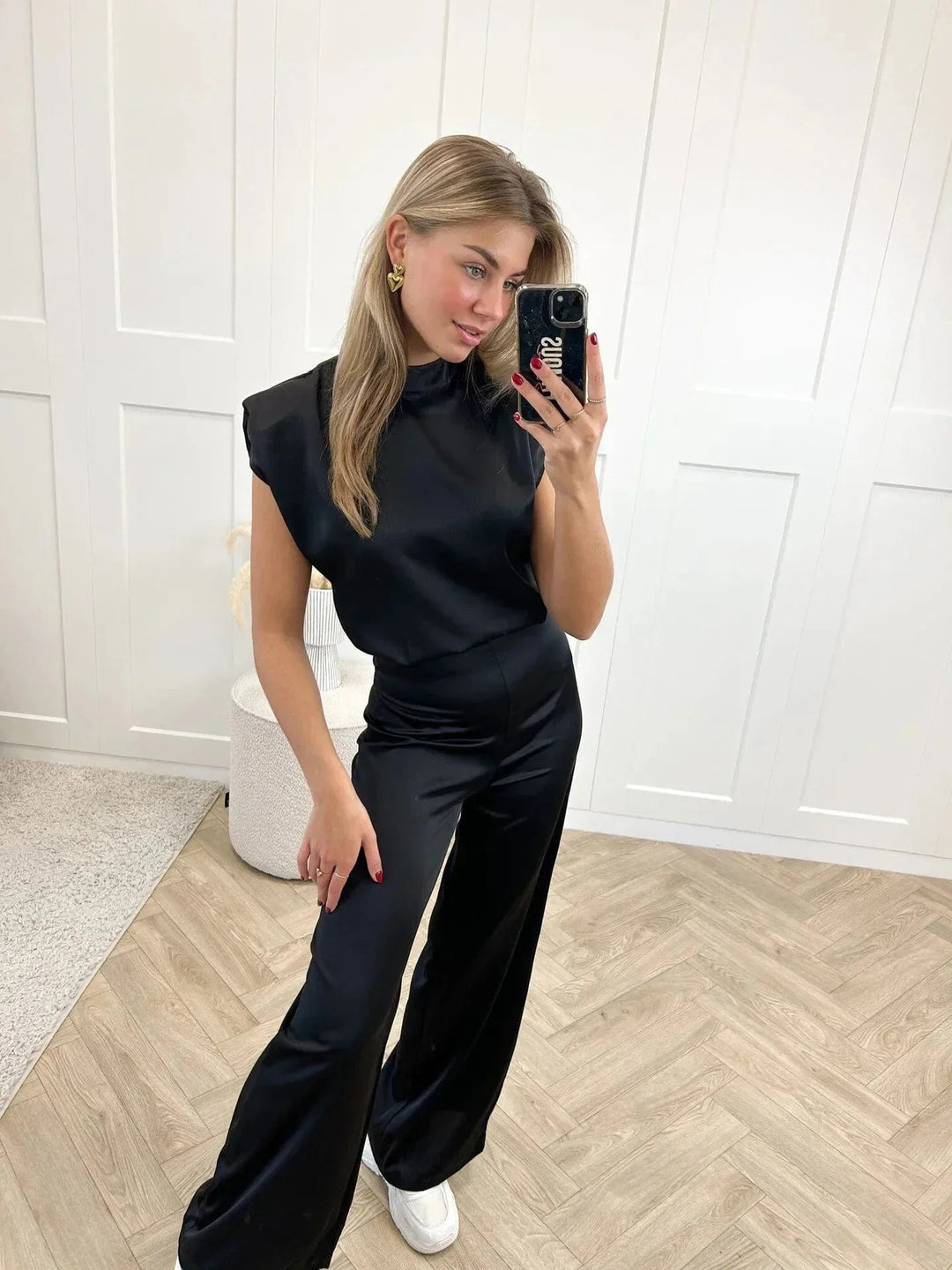 Elegant Rygglös Jumpsuit med Vida Ben | Lätt och Bekväm för Sommar 3