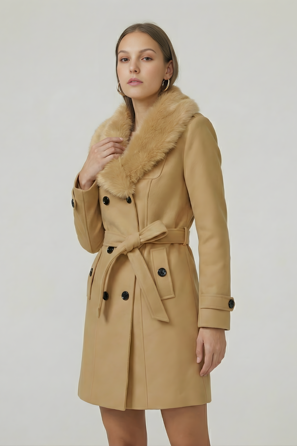 Elegant Svart Trenchcoat för Kvinnor med Fuskpäls och Midjebälte | Tidlös Design för Kalla Månader 7