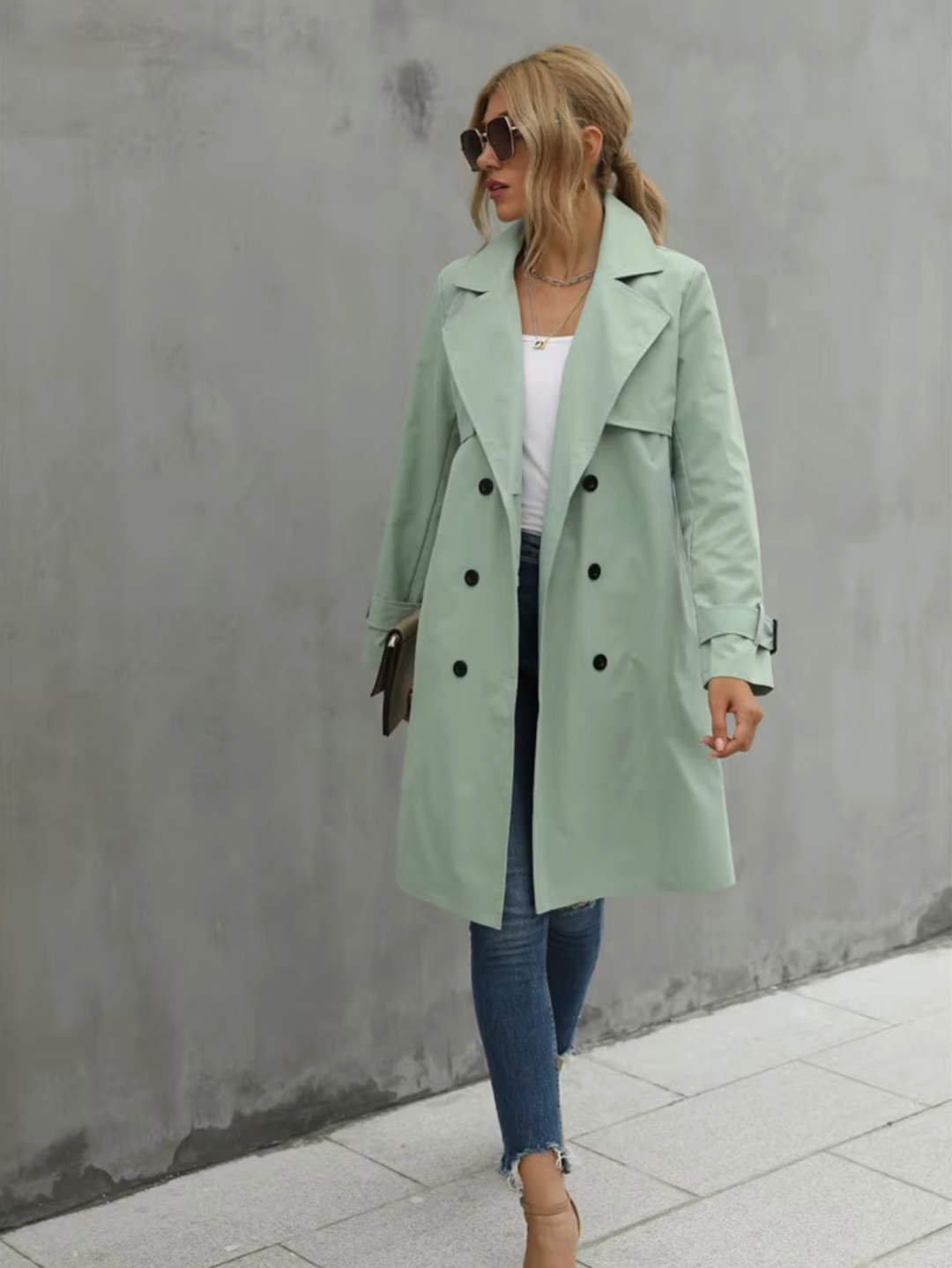 Elegant Trenchcoat för Kvinnor med Vindskydd och Midjebälte | Tidlös Stil för Alla Tillfällen 1