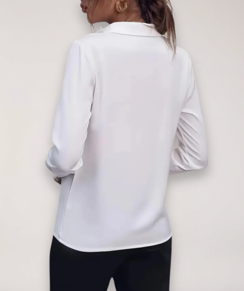 Elegant Vit Blus Dam | Skräddarsydd Skjorta med Klassisk Krage för Professionell Stil 2