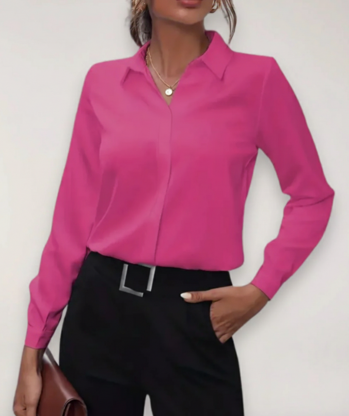 Elegant Vit Blus Dam | Skräddarsydd Skjorta med Klassisk Krage för Professionell Stil 3