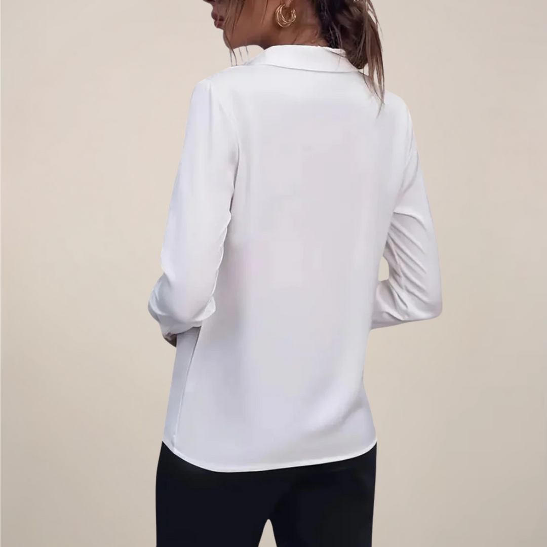 Elegant | Svart Blus med Krage och Minimalistisk Drapering | Perfekt för Arbete och Fritid 2