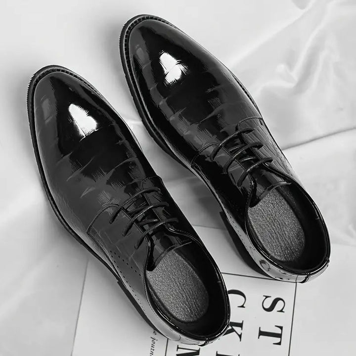 Eleganta Oxford Skor för Män med Glansig Finish | Stilren Design för Formella Tillfällen 4