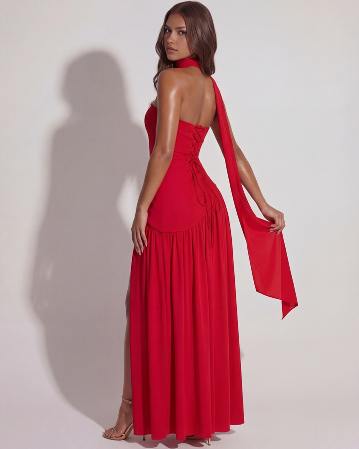 Emily | Elegant Röd Maxi-klänning med Asymmetrisk Drapering 5