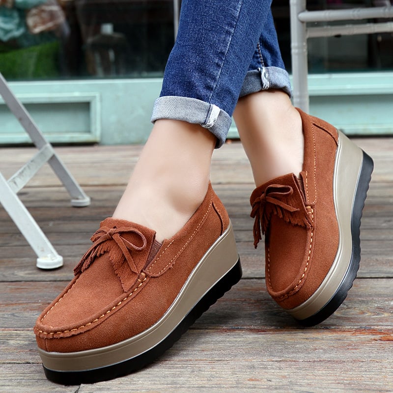 Emily | Elegant Slip-On Kilskor med Tofsrosett 2