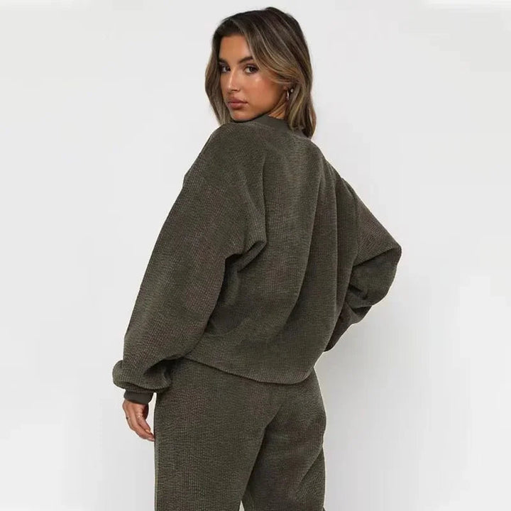 Emma | Avslappnad Manchester Set med Sweatshirt och Joggingbyxor 4