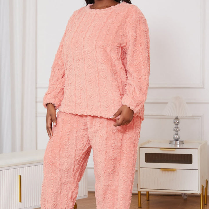 Emma | Avslappnad Plus Size Pyjamasset med Rund Halsringning 3