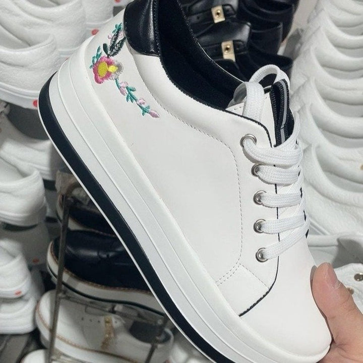 Emma | Blommig Platåsneaker med Rund Tå 1