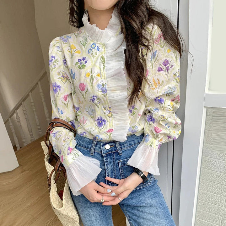Emma | Elegant Höstblus med Polokrage och Volanger 0