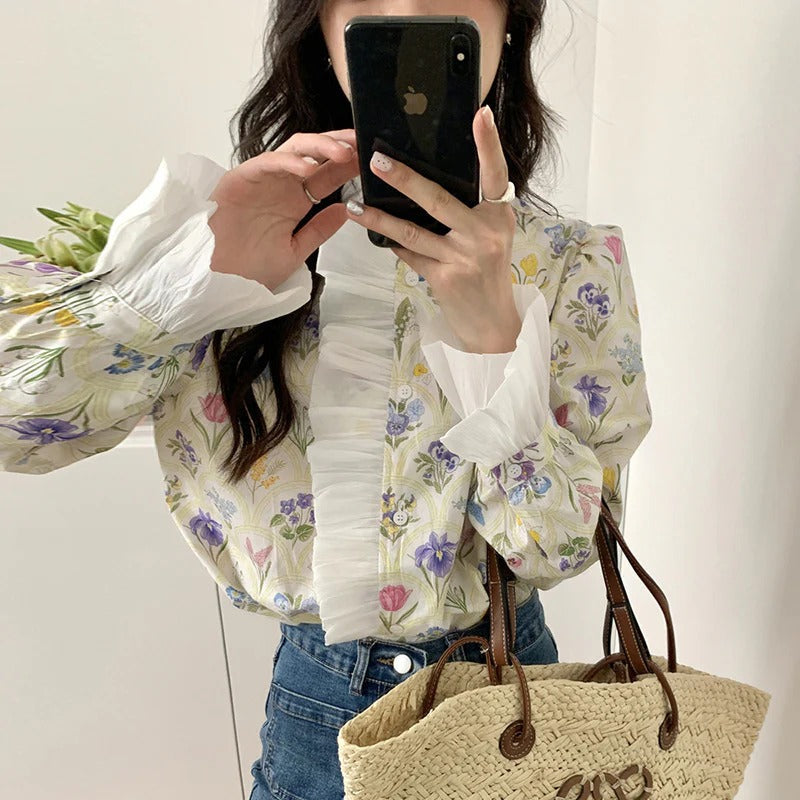 Emma | Elegant Höstblus med Polokrage och Volanger 3
