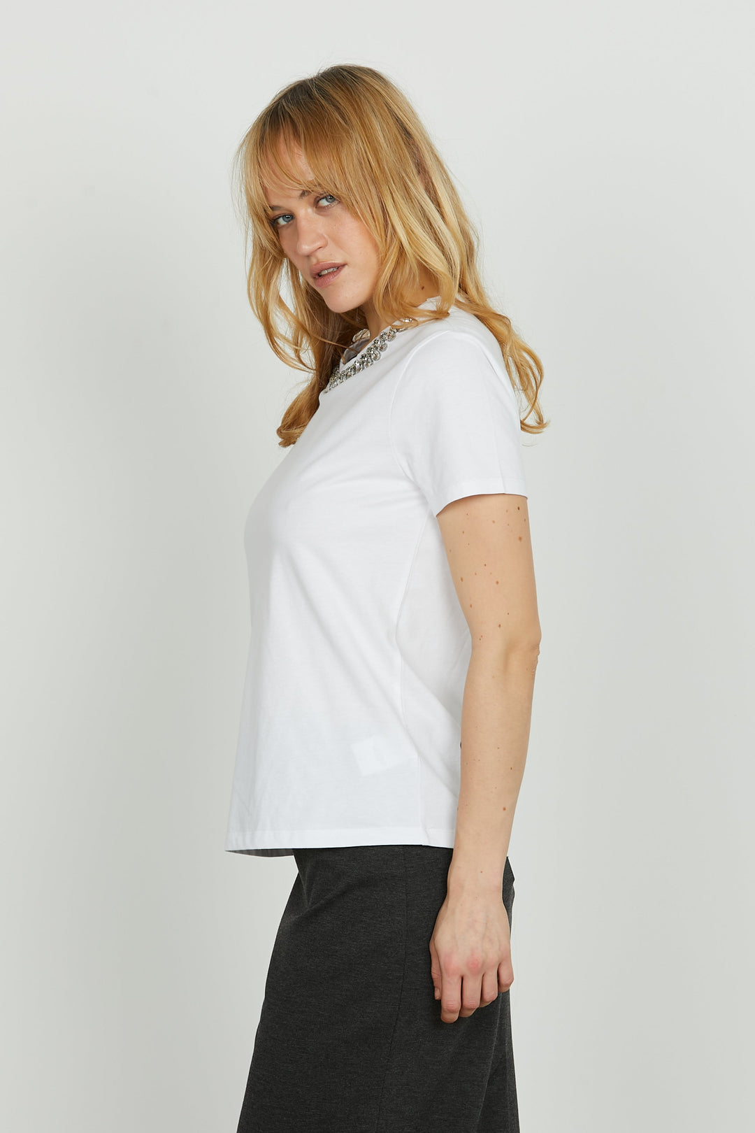 Emma | Elegant Kortärmad T-Shirt med Strassdetaljer 2