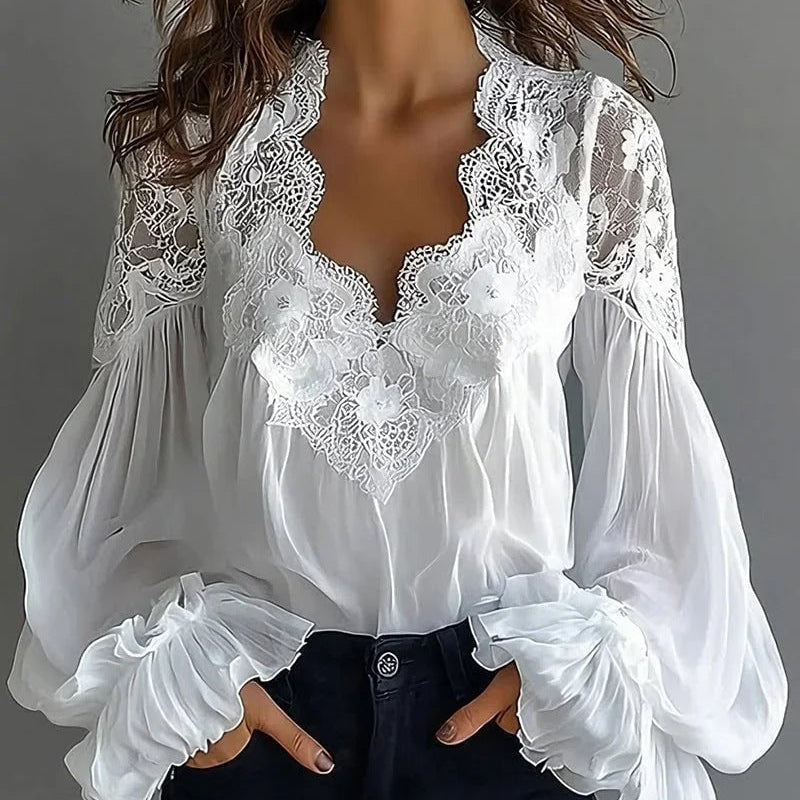 Emma | Elegant Långärmad Blus med Spets och Volanger 1