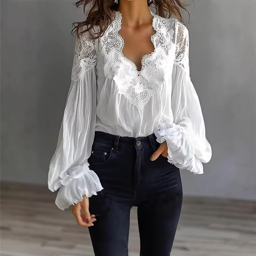 Emma | Elegant Långärmad Blus med Spets och Volanger 4