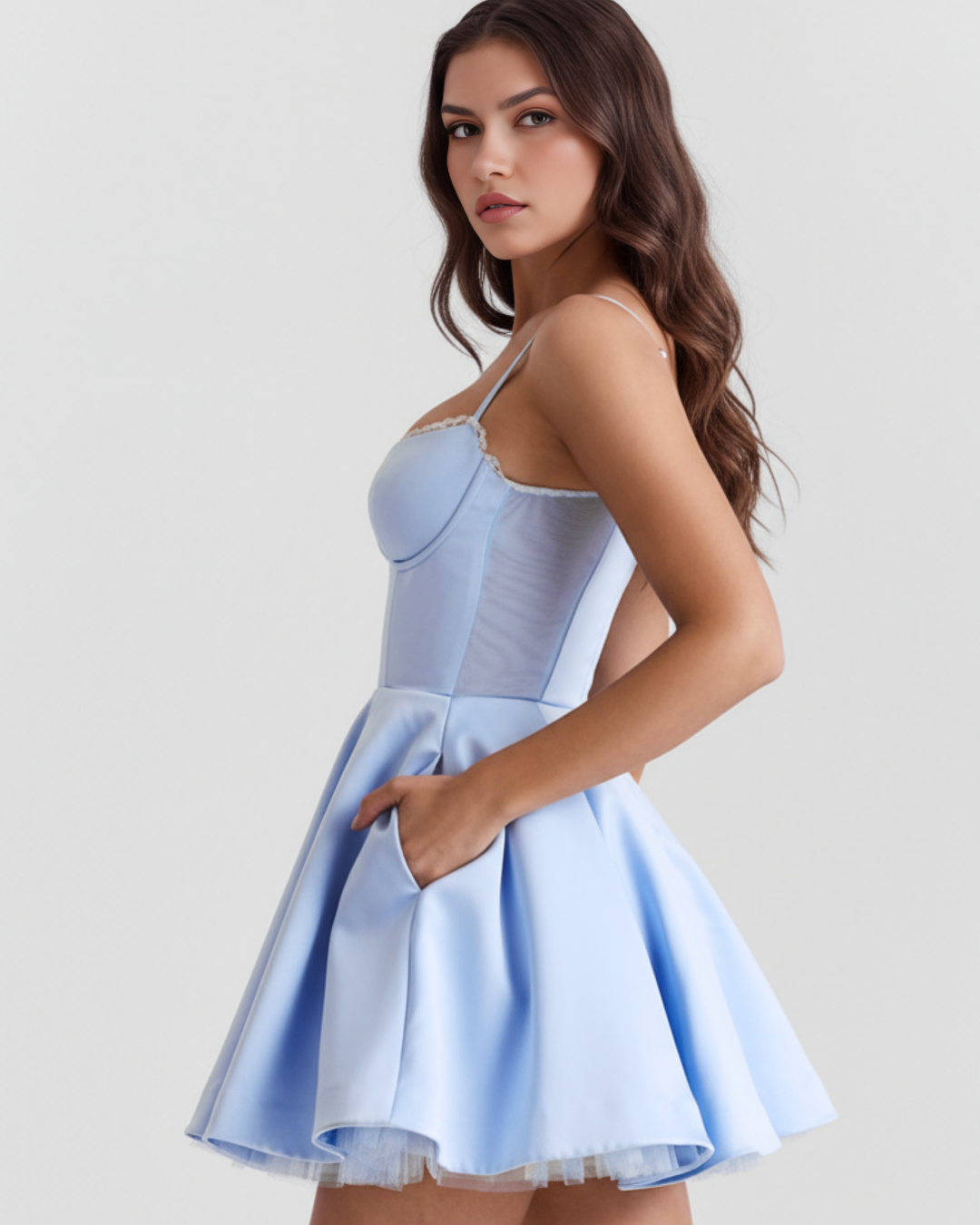Emma | Elegant Mini Klänning med Tyll 3