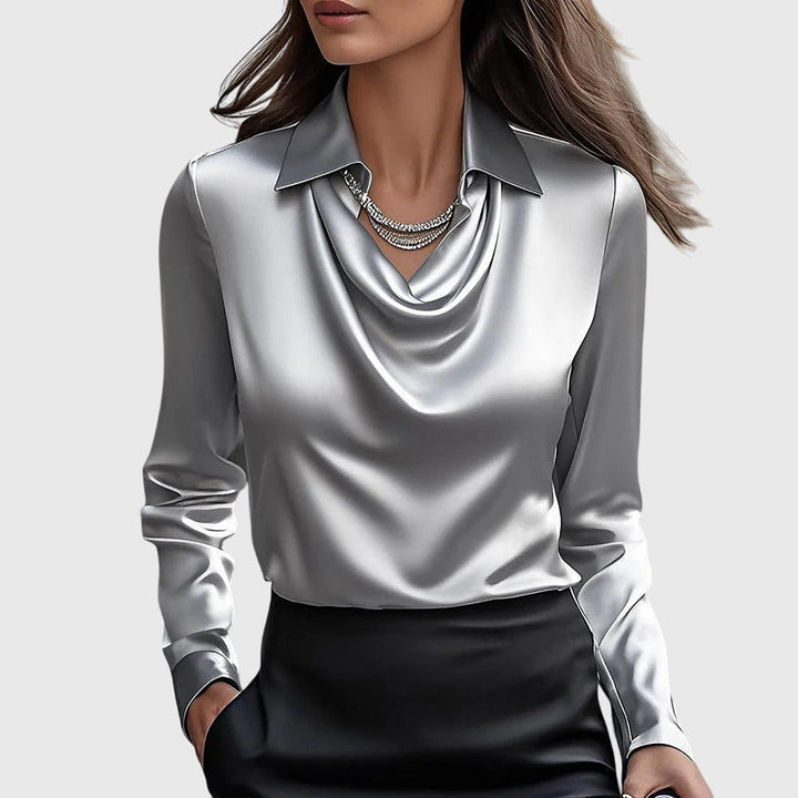 Emma | Elegant Veckad Blus med Bröstficka 1