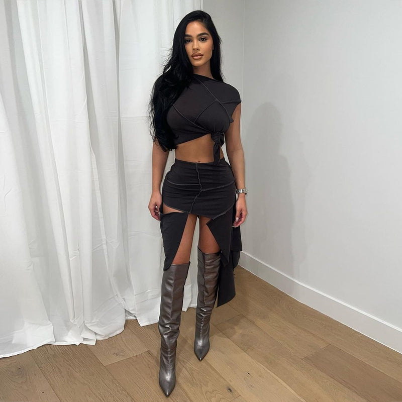 Emma | Enfärgad Ärmlös Crop Top och Mellanlång Kjol 0